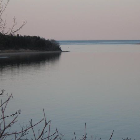 Motel De La Pointe Aux Bouleaux Baie-Sainte-Catherine Esterno foto
