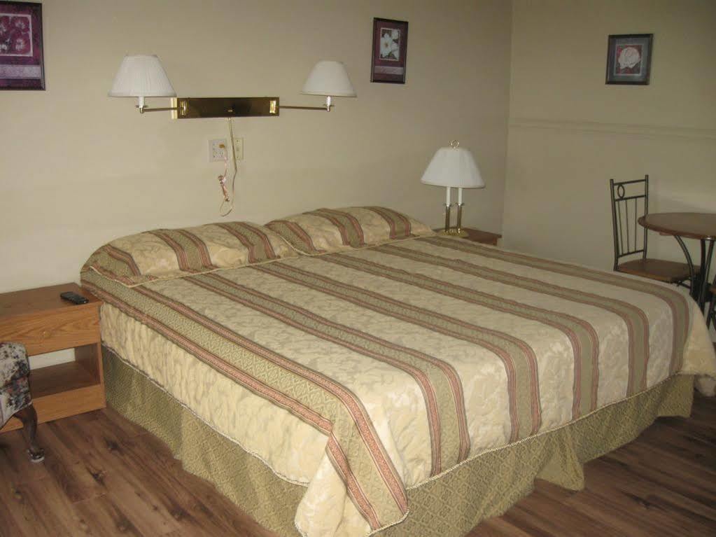 Motel De La Pointe Aux Bouleaux Baie-Sainte-Catherine Esterno foto
